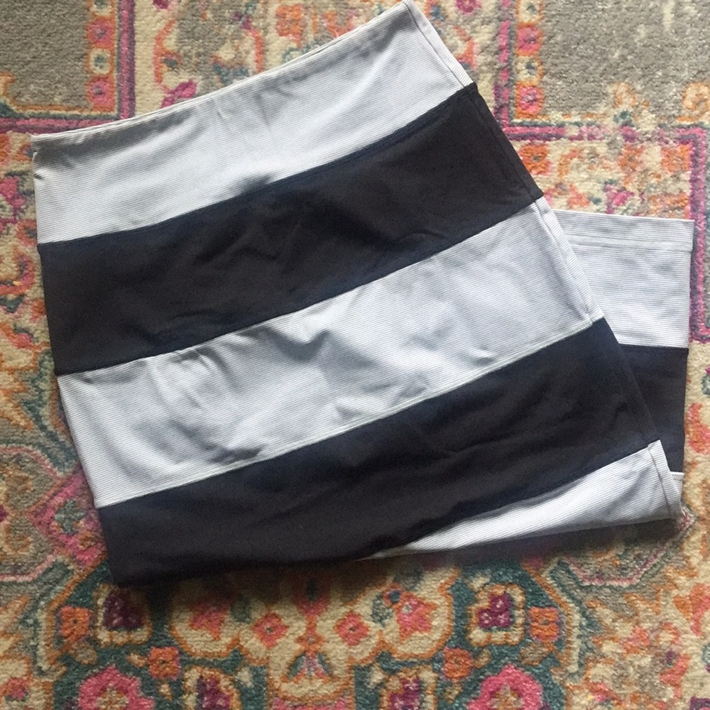 LuluLemon Pencil skirt 💛🖤